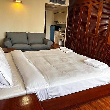 Omni Tower Sukhumvit Soi 4 Direct Lägenhet Bangkok Exteriör bild