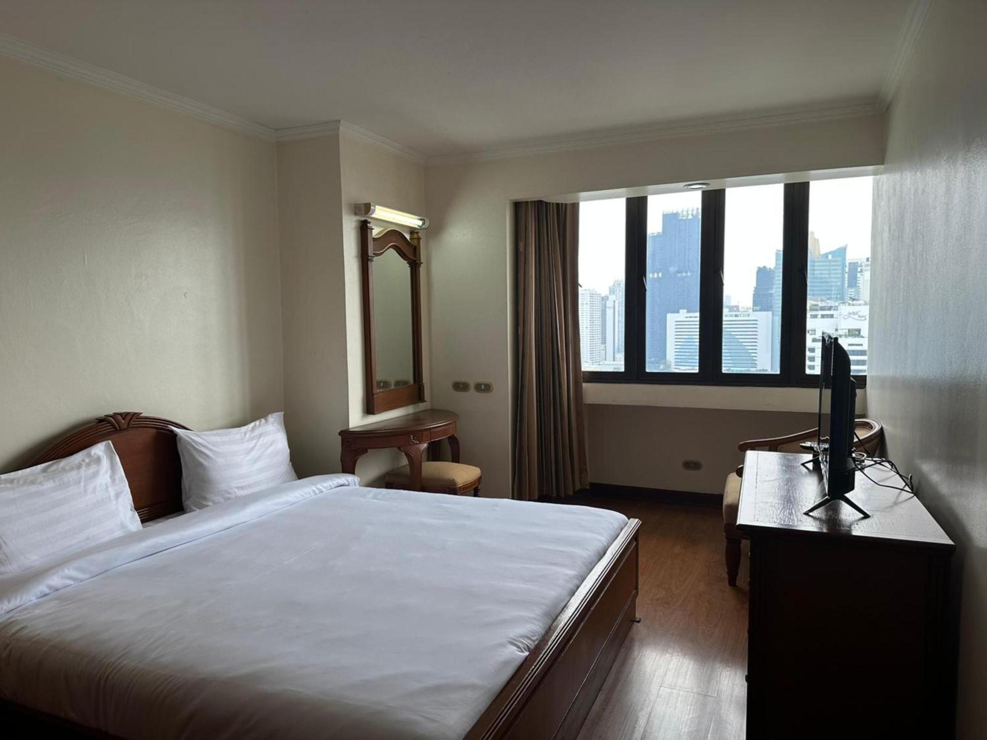 Omni Tower Sukhumvit Soi 4 Direct Lägenhet Bangkok Exteriör bild