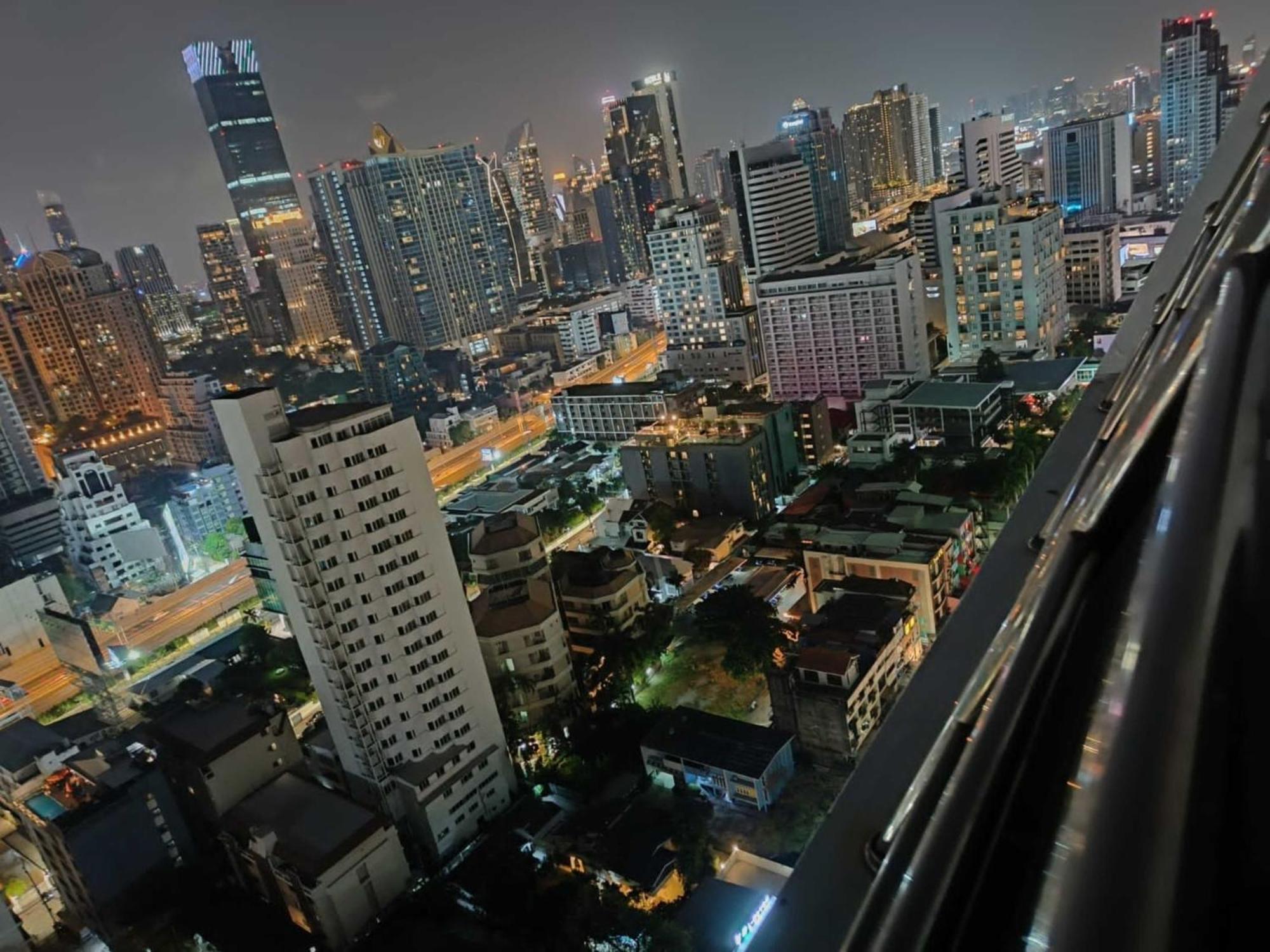 Omni Tower Sukhumvit Soi 4 Direct Lägenhet Bangkok Exteriör bild