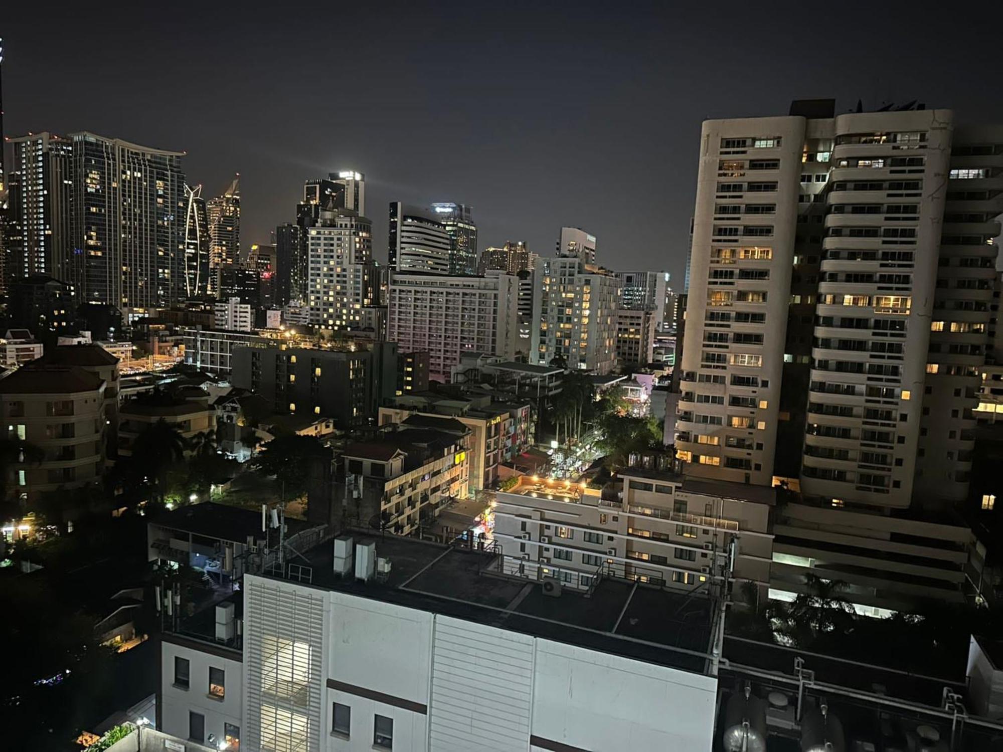 Omni Tower Sukhumvit Soi 4 Direct Lägenhet Bangkok Exteriör bild