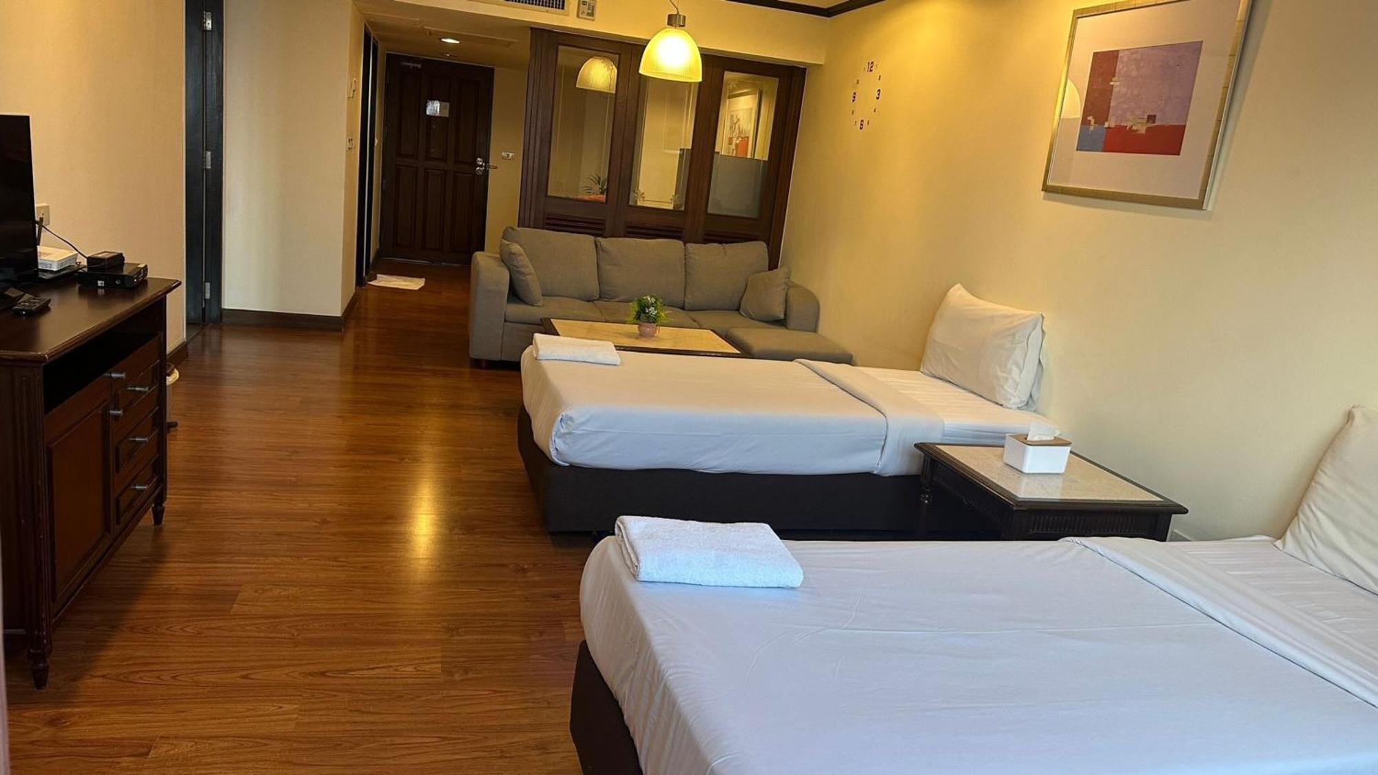 Omni Tower Sukhumvit Soi 4 Direct Lägenhet Bangkok Exteriör bild