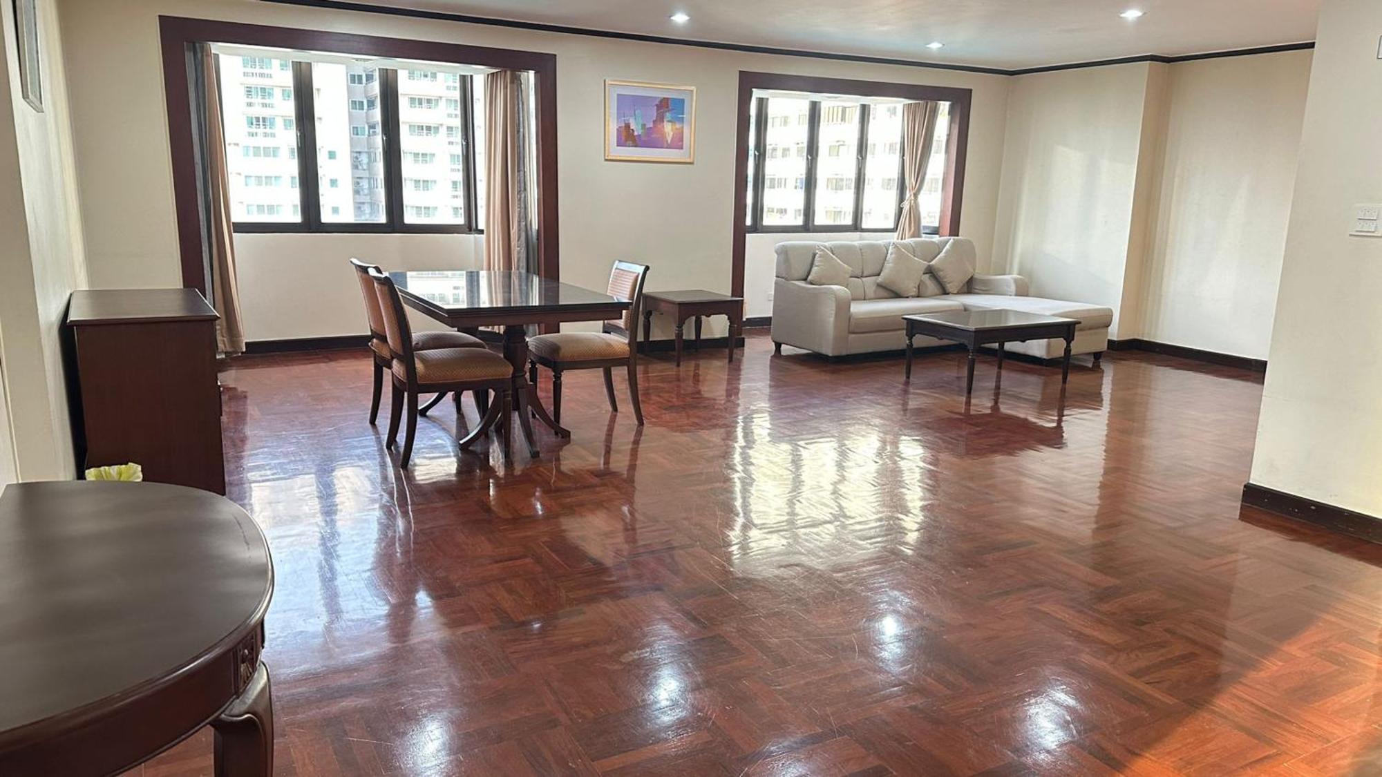 Omni Tower Sukhumvit Soi 4 Direct Lägenhet Bangkok Exteriör bild