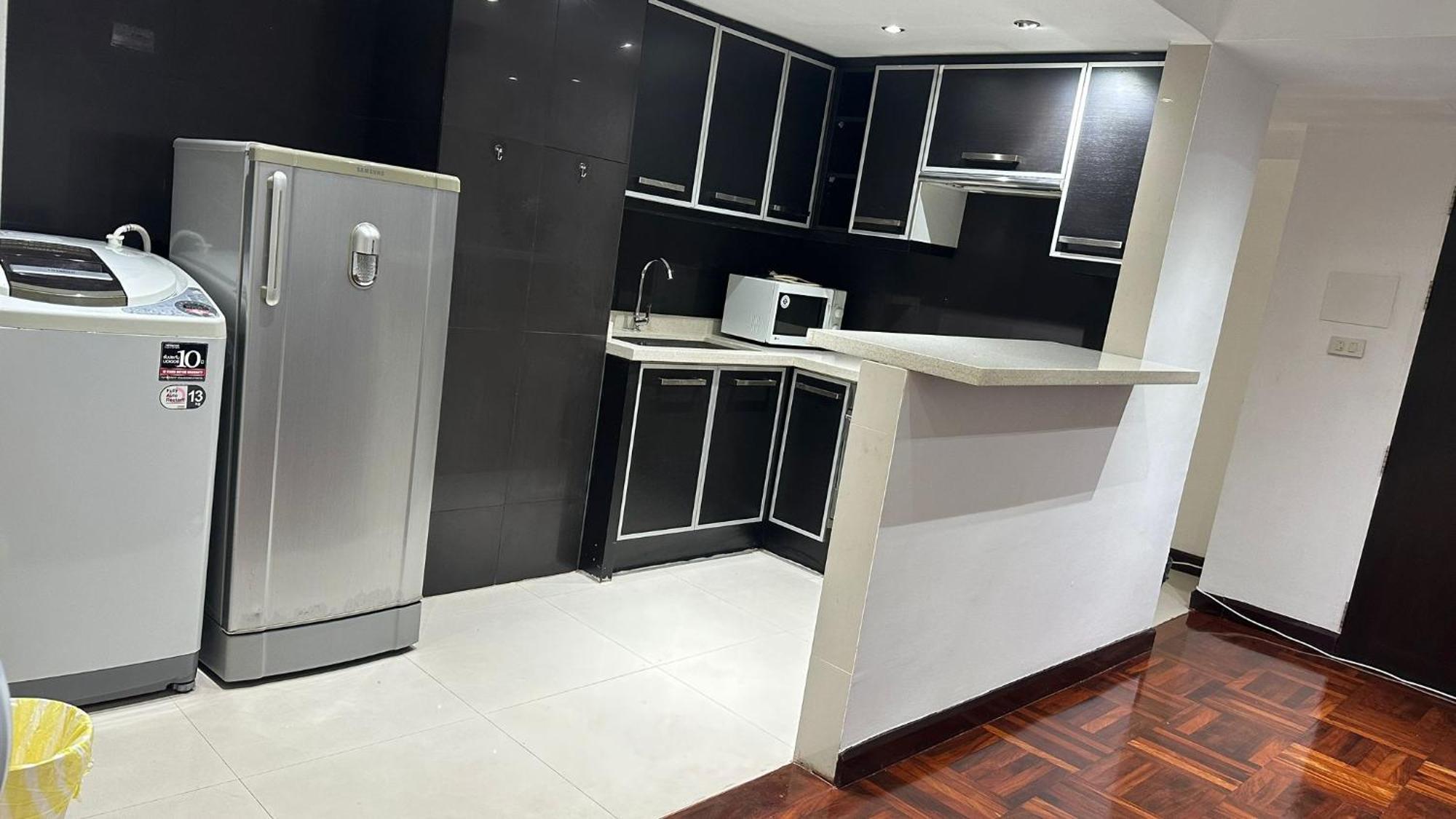 Omni Tower Sukhumvit Soi 4 Direct Lägenhet Bangkok Exteriör bild