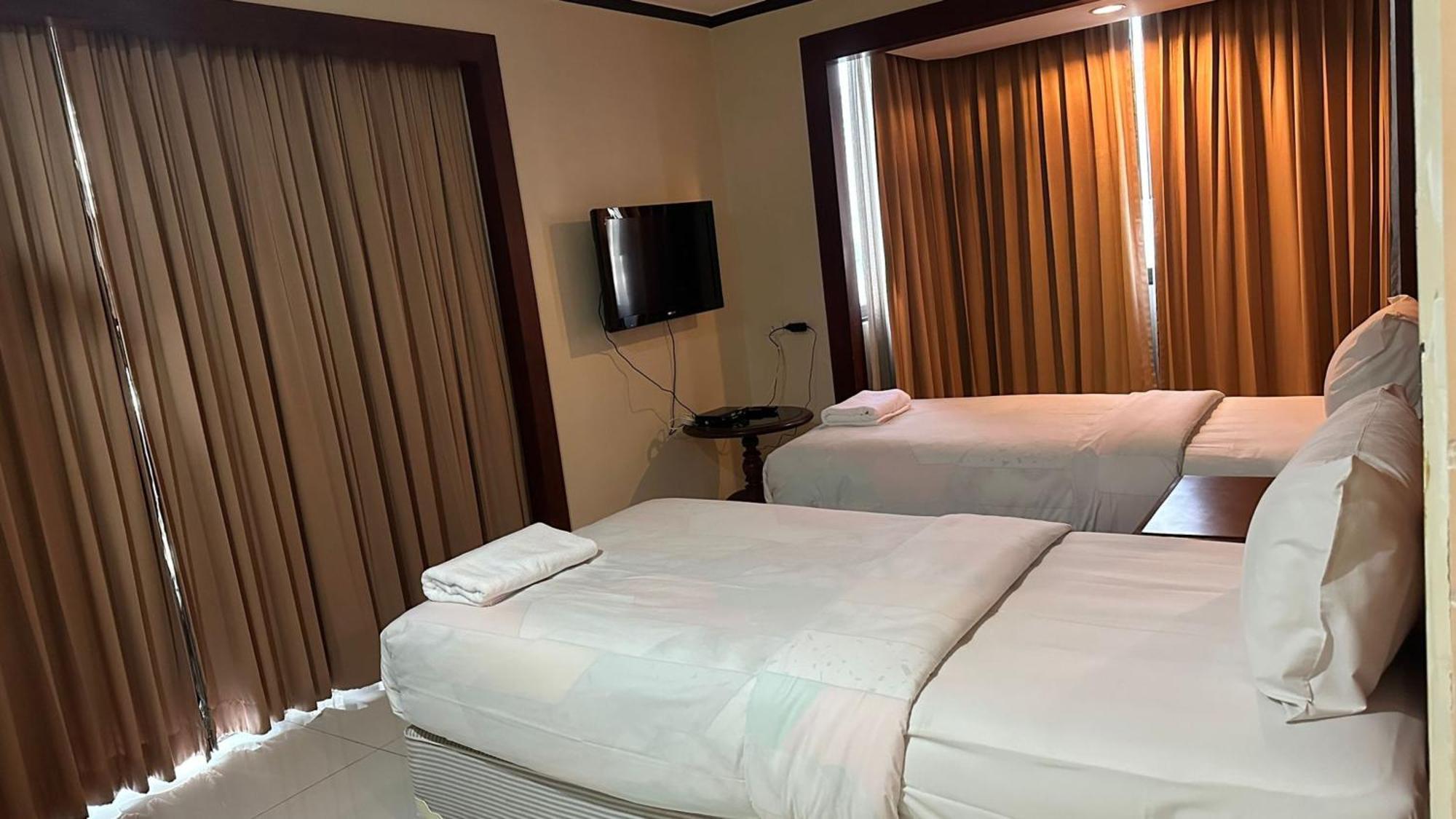 Omni Tower Sukhumvit Soi 4 Direct Lägenhet Bangkok Exteriör bild