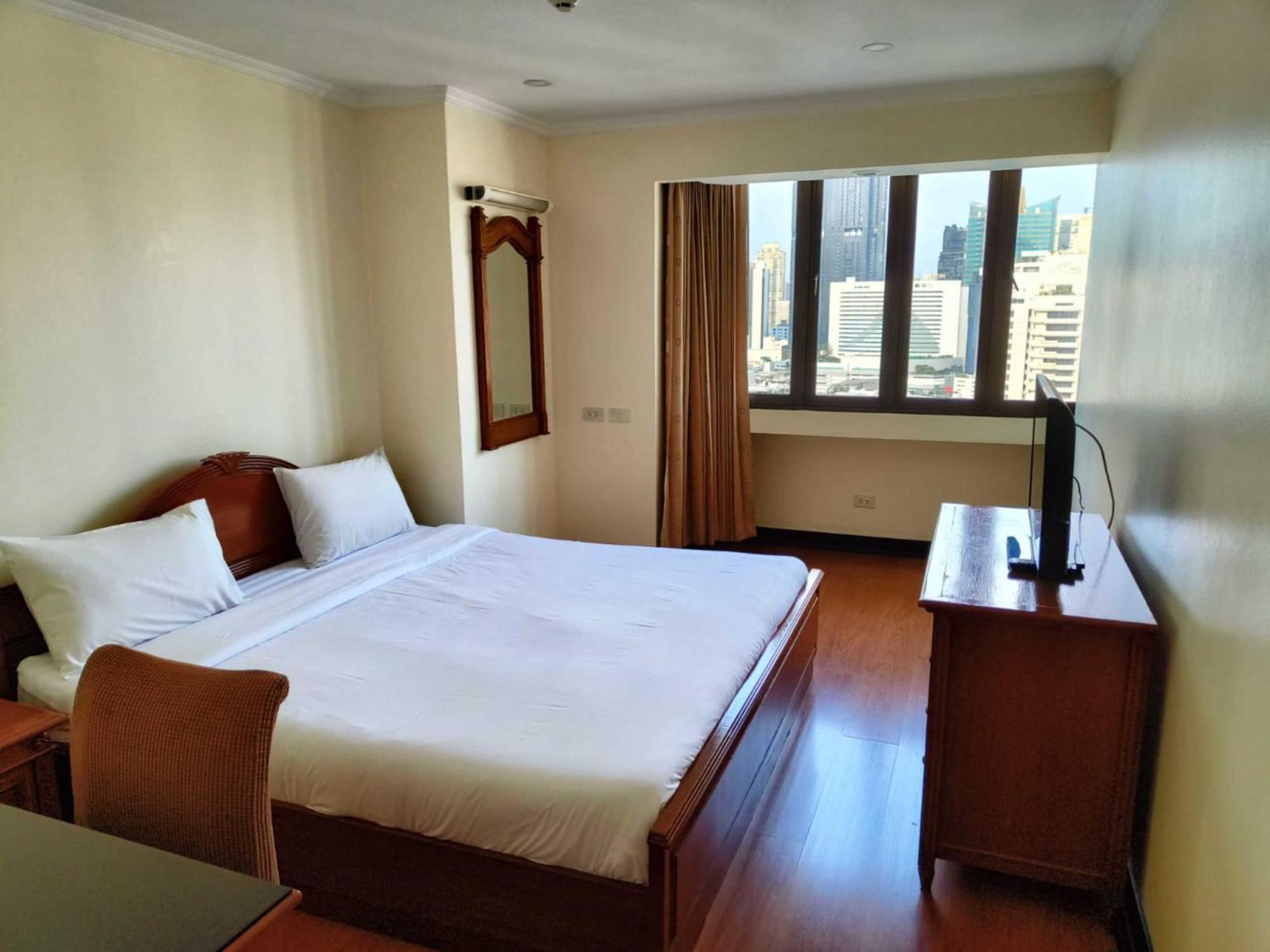 Omni Tower Sukhumvit Soi 4 Direct Lägenhet Bangkok Exteriör bild