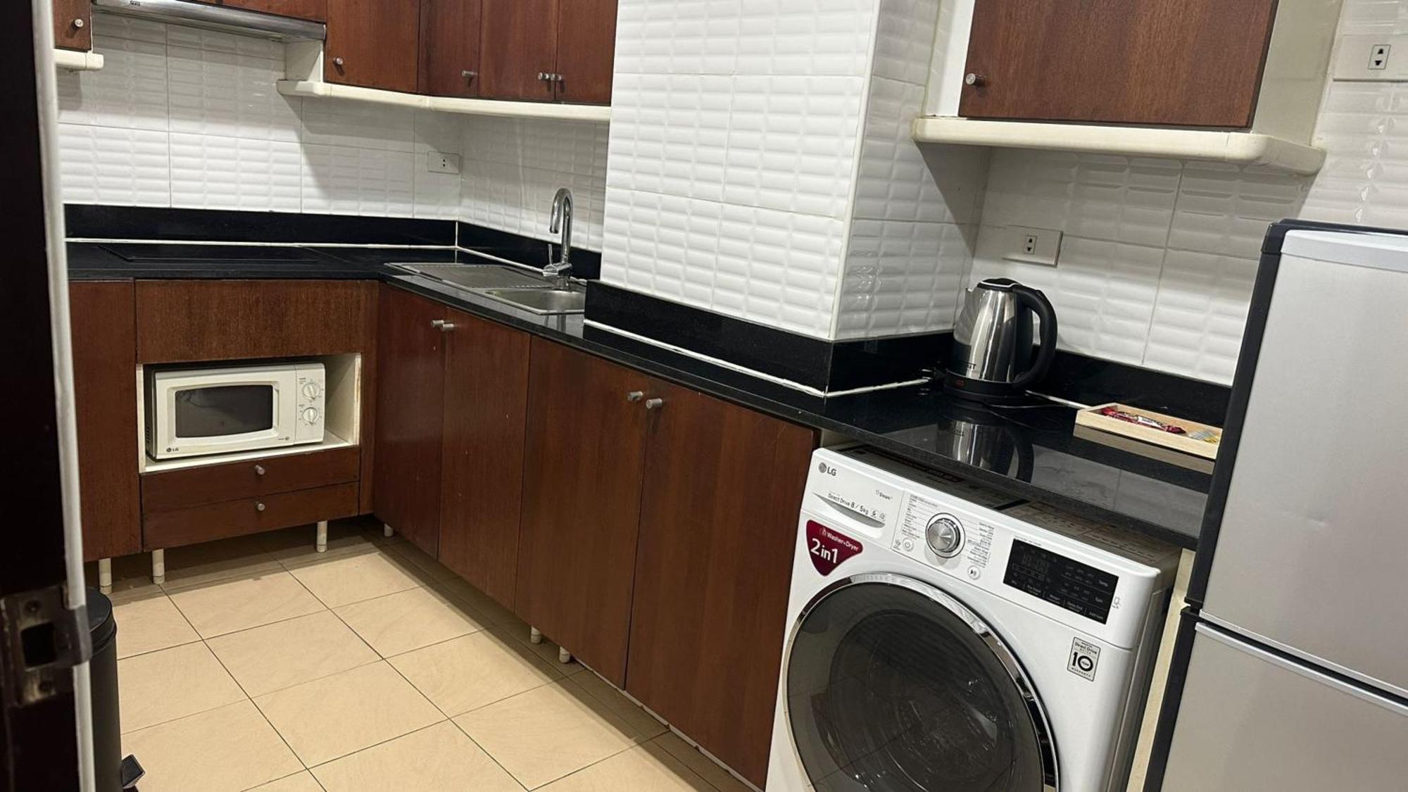 Omni Tower Sukhumvit Soi 4 Direct Lägenhet Bangkok Exteriör bild