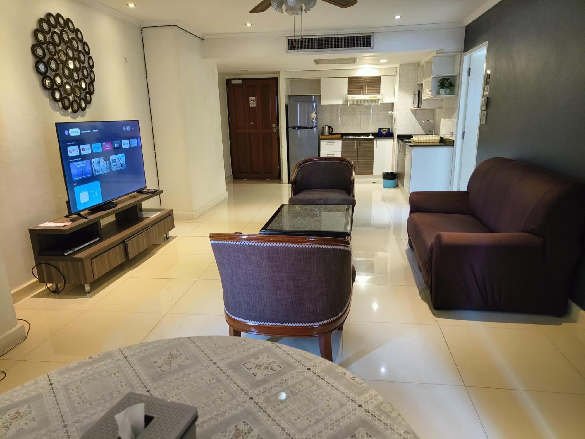 Omni Tower Sukhumvit Soi 4 Direct Lägenhet Bangkok Exteriör bild