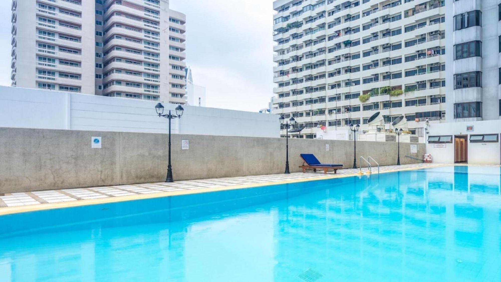 Omni Tower Sukhumvit Soi 4 Direct Lägenhet Bangkok Exteriör bild