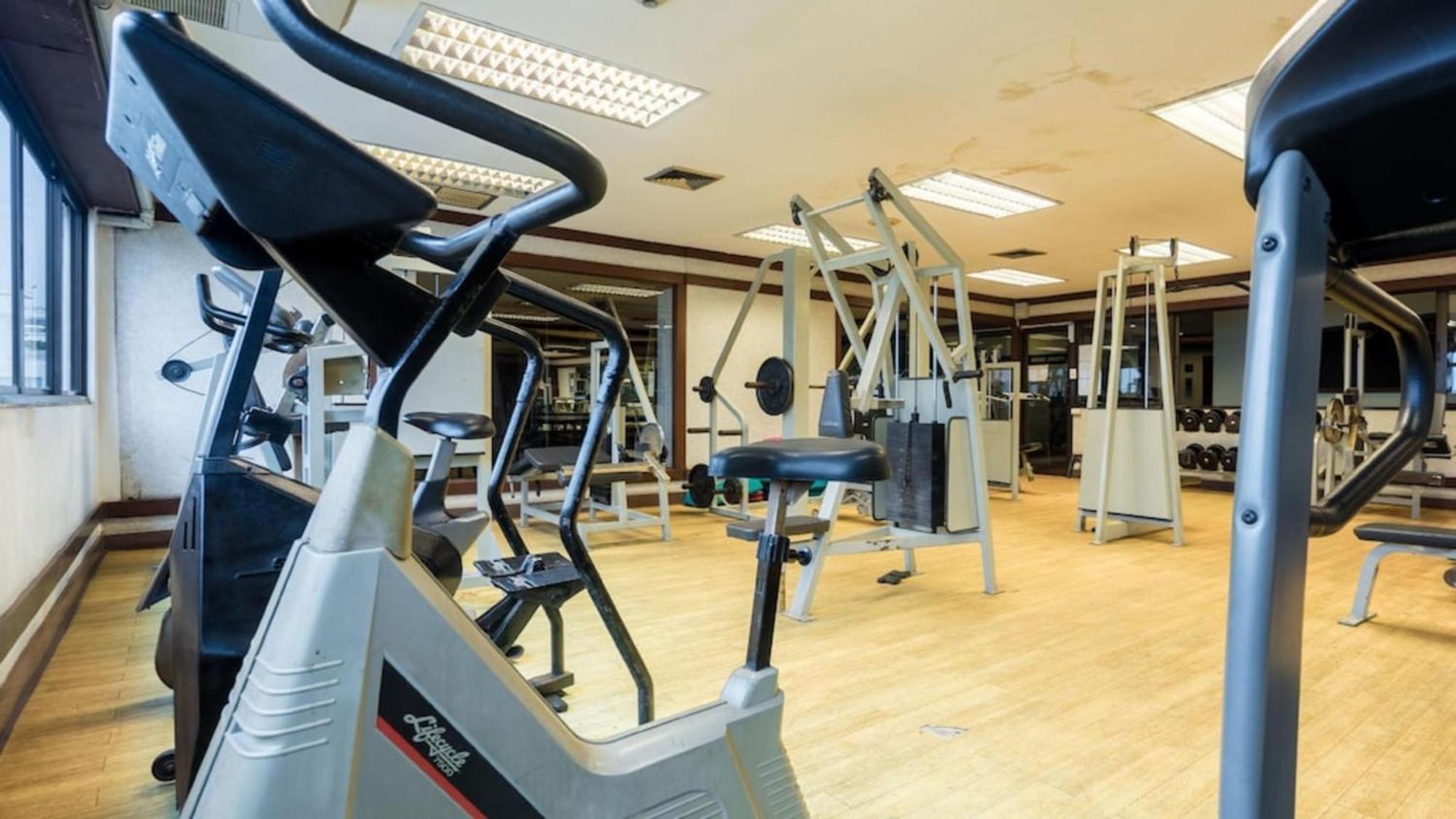 Omni Tower Sukhumvit Soi 4 Direct Lägenhet Bangkok Exteriör bild