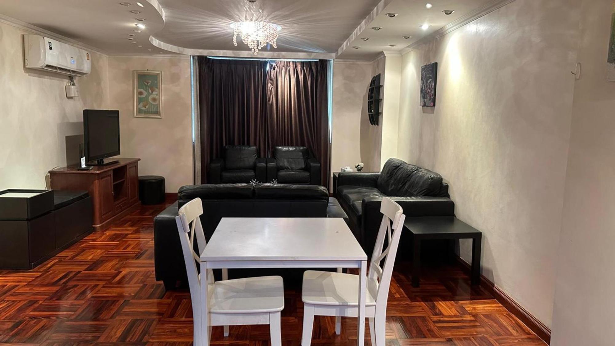 Omni Tower Sukhumvit Soi 4 Direct Lägenhet Bangkok Exteriör bild