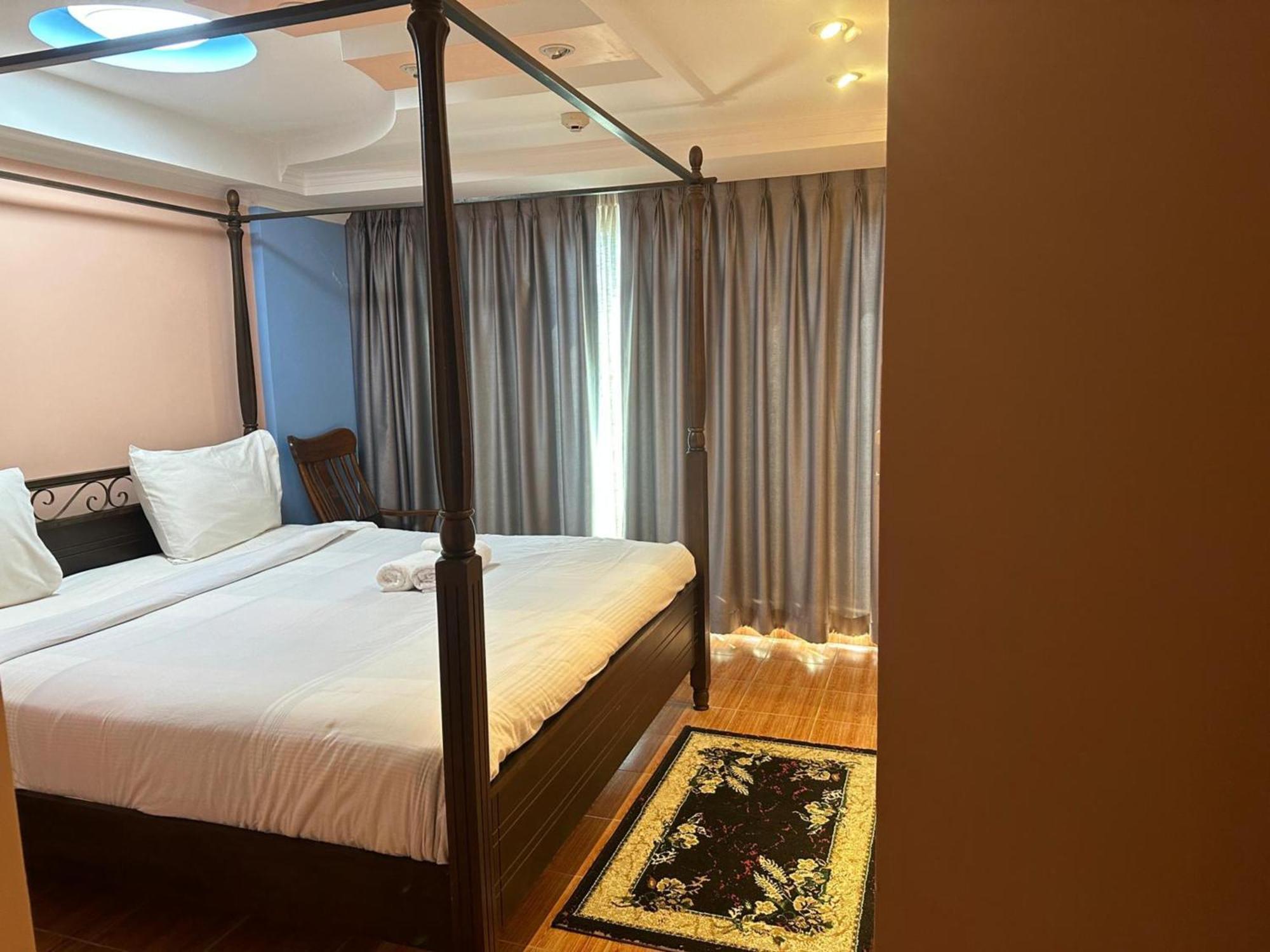 Omni Tower Sukhumvit Soi 4 Direct Lägenhet Bangkok Exteriör bild