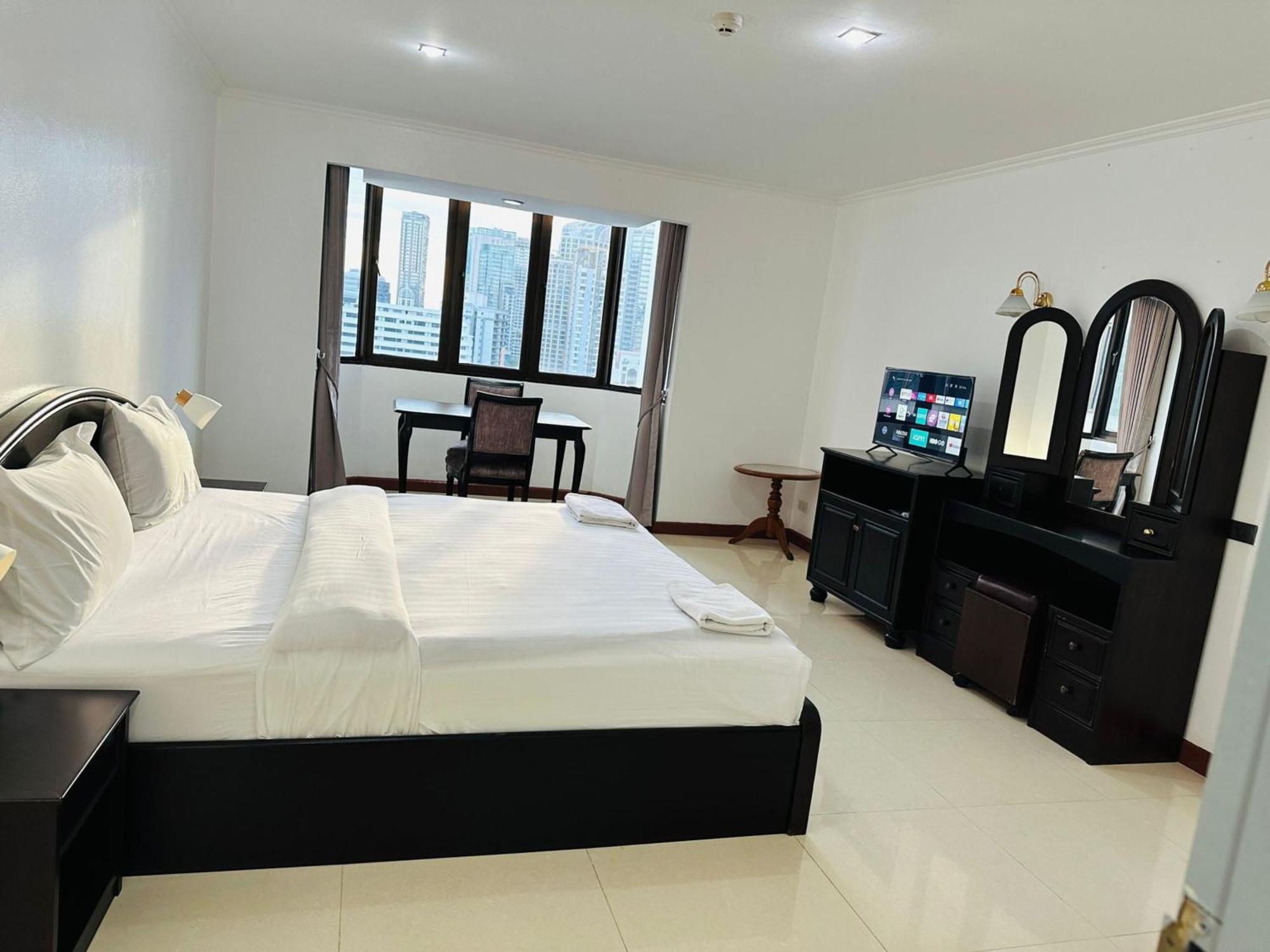 Omni Tower Sukhumvit Soi 4 Direct Lägenhet Bangkok Exteriör bild