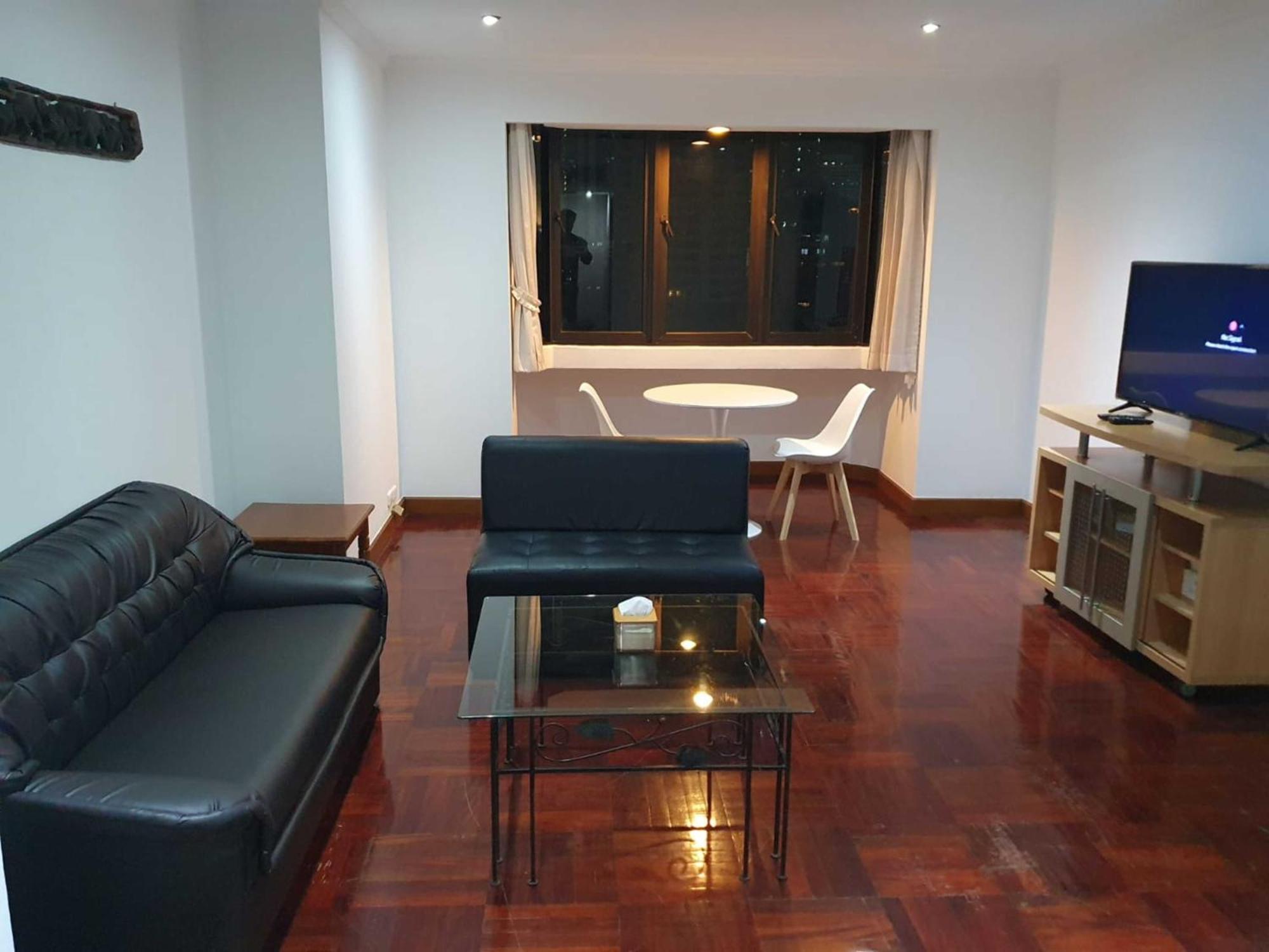 Omni Tower Sukhumvit Soi 4 Direct Lägenhet Bangkok Exteriör bild