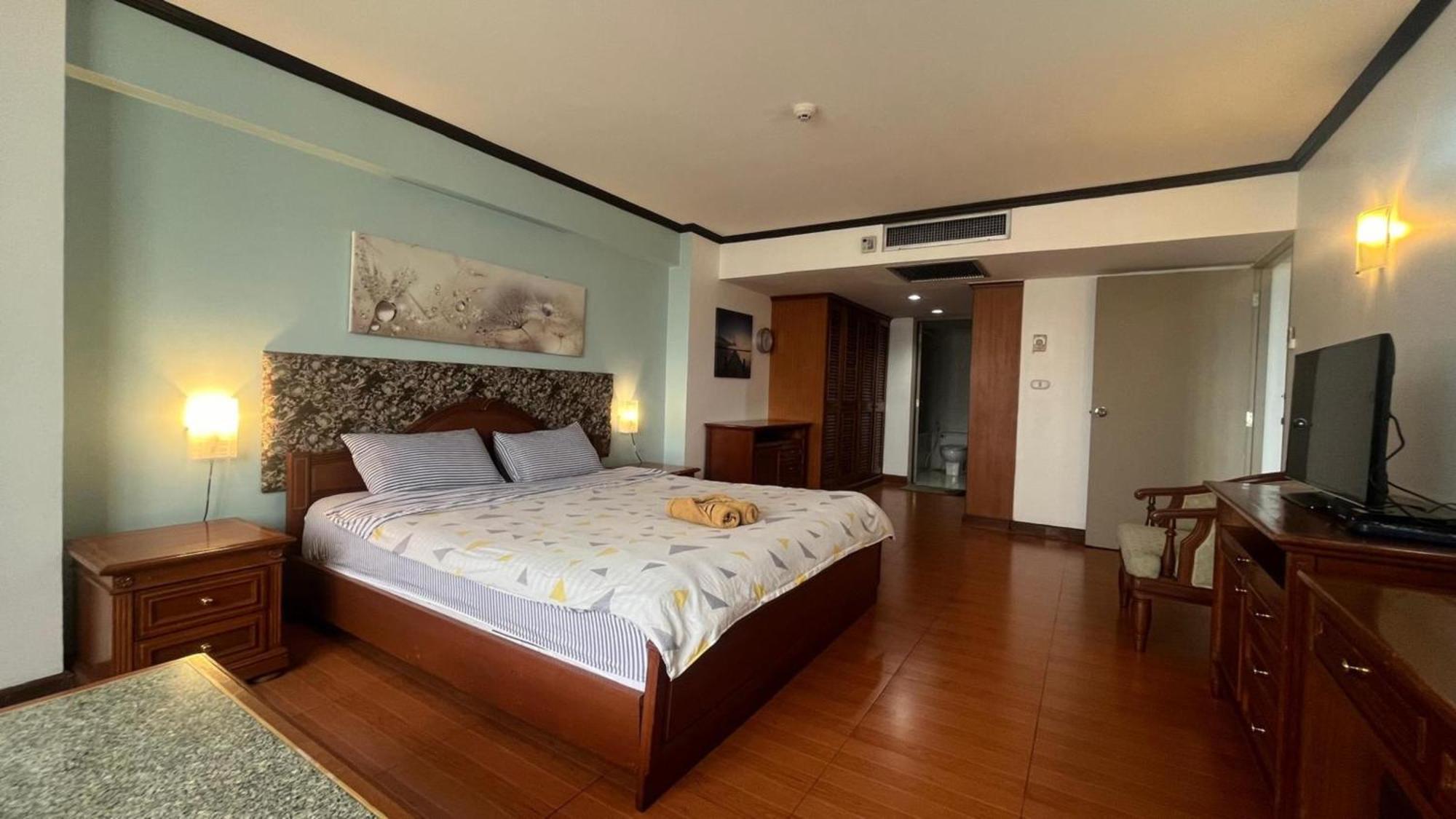Omni Tower Sukhumvit Soi 4 Direct Lägenhet Bangkok Exteriör bild